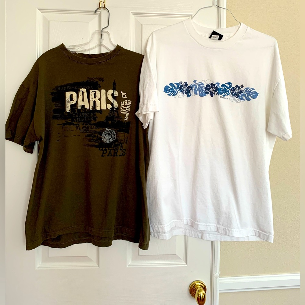 Bundle: 2 Men’s Crewneck T-Shirts: Olive w/Paris Print & White w/Hawaii Print XL